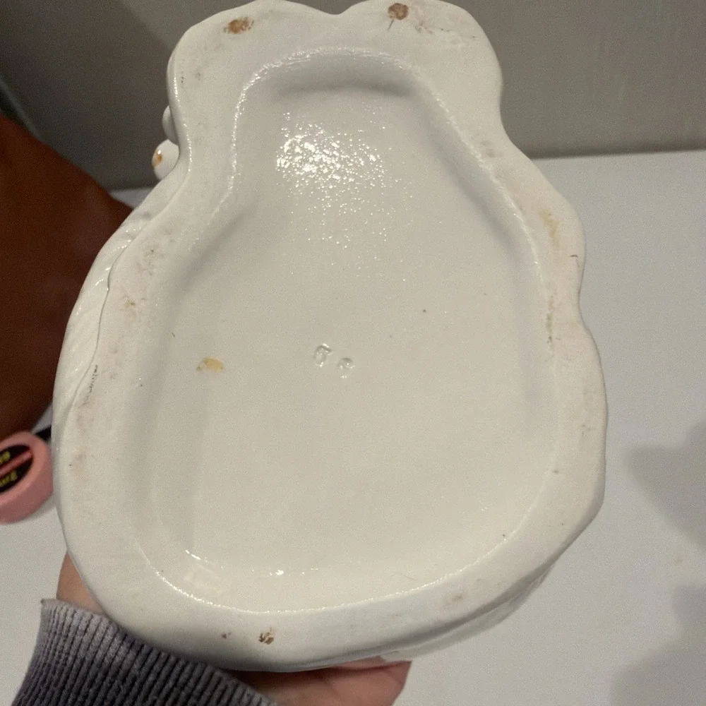 Vtg Persian Momma White Cat Carrying Kitten‎ Ceramic Figurine Planter